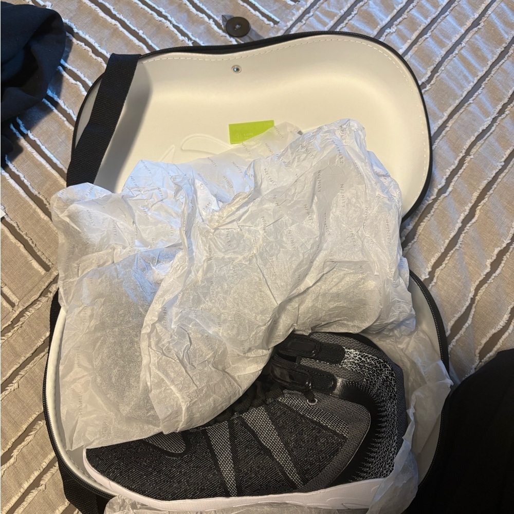 Nfinity Cheer High-Top Black and Gray Sneakers 10.5 WITH CASE- brand new! - Picture 2 of 6